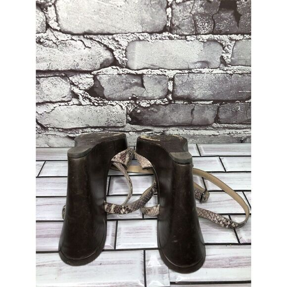 Longchamp Gray Taupe Snake Skin Leather Peep Toe Wedge Strap Sandals Women Sz 38 - Picture 12 of 16